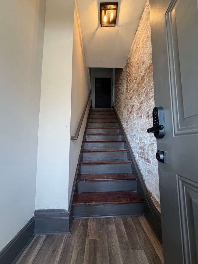 2201 Kemper Ln, Unit LOFT AT 2201 KEMPER LN in Cincinnati, OH - Foto de edificio - Building Photo