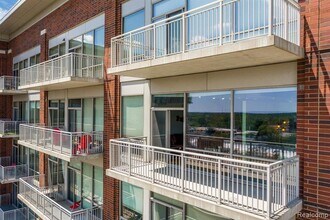 350 N Main St, Unit 806 in Royal Oak, MI - Building Photo - Building Photo