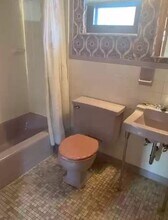 799 Greenfield Ave in Pittsburgh, PA - Foto de edificio - Building Photo