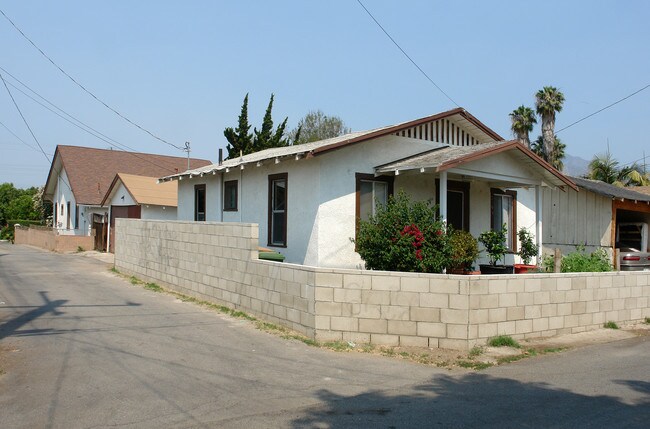 216 Orange Grove Ave in Fillmore, CA - Building Photo - Building Photo