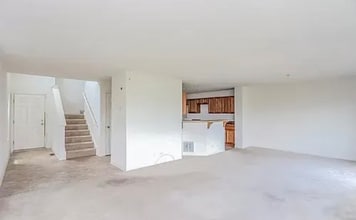 676 Acadia Cir in Crystal Lake, IL - Foto de edificio - Building Photo