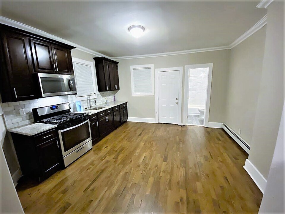 72 Summer Ave in Newark, NJ - Building Photo
