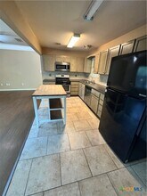 902 Fern Ln in Victoria, TX - Foto de edificio - Building Photo