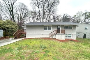 2866 Gresham Rd S E in Atlanta, GA - Building Photo