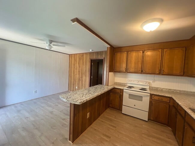 205 E Webb St in Dallas, NC - Building Photo - Building Photo