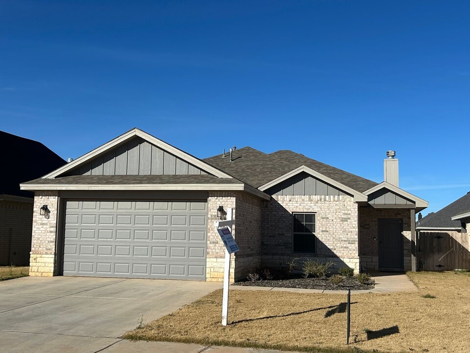 6906 18th St in Lubbock, TX - Building Photo