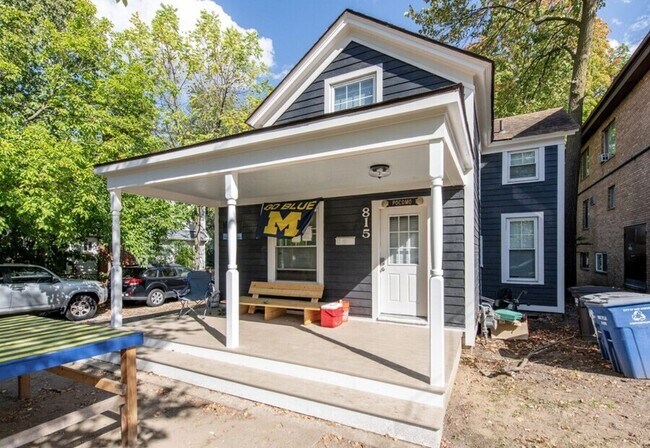 property at 815 Brown St