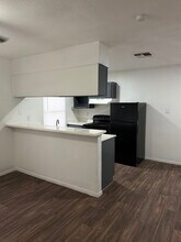 3439 Gateway Dr in San Antonio, TX - Foto de edificio - Building Photo