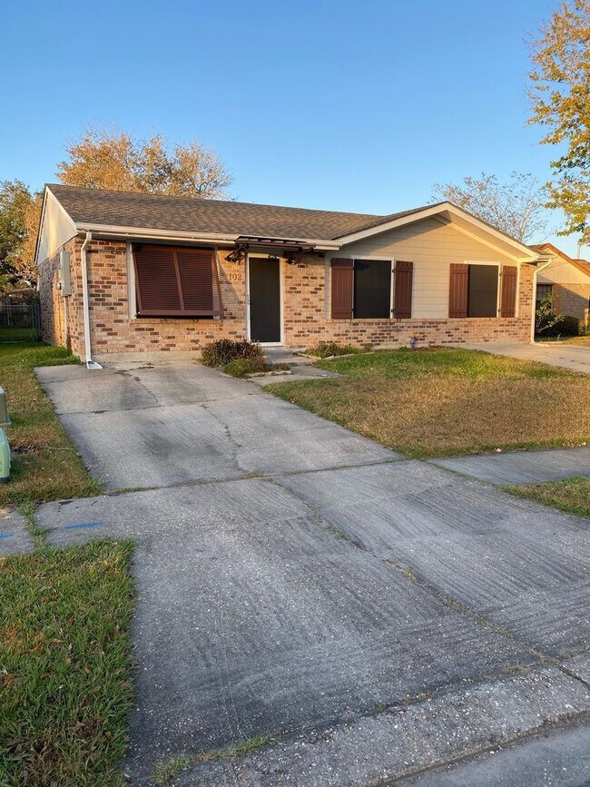 102 Thompson Loop in Lafayette, LA - Building Photo - Building Photo