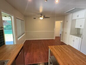 3094 Flanders Rd in Riverside, CA - Building Photo - Building Photo