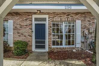296 Winchester Way in Palm Harbor, FL - Building Photo - Building Photo
