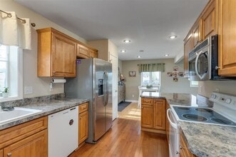 1300 E South St in Stoughton, WI - Building Photo - Building Photo