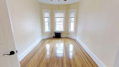 42 Gorham St, Unit 1 in Somerville, MA - Building Photo - Building Photo