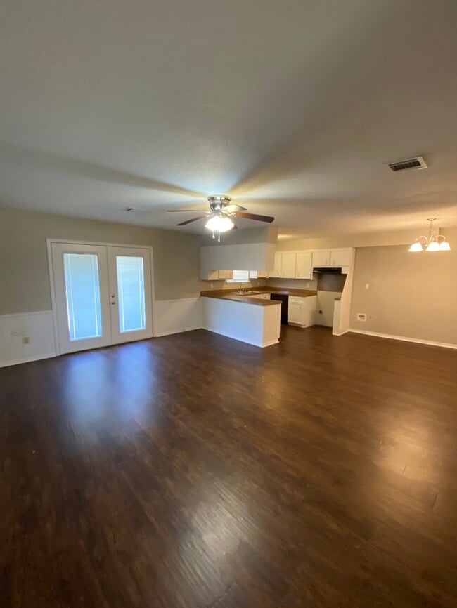 3413 Vickie Dr in Del City, OK - Building Photo - Building Photo