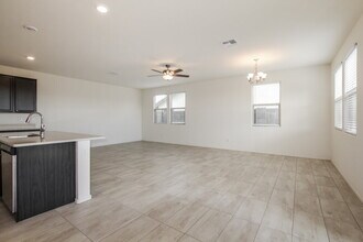 16663 W Sierra St in Surprise, AZ - Foto de edificio - Building Photo