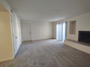 600 Reusens Rd in Lynchburg, VA - Foto de edificio - Building Photo