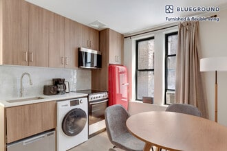 236 W 15th St in New York, NY - Building Photo - Building Photo