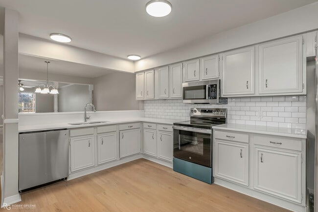 property at 10048 Alondra St