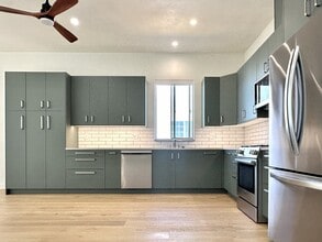 1842 9th St in Santa Monica, CA - Building Photo - Building Photo