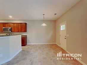 4236 Glenmore Creek Dr in Winston-Salem, NC - Building Photo - Building Photo