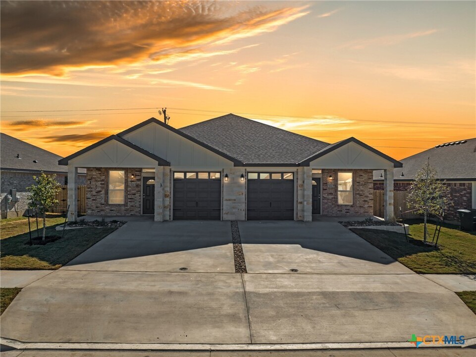 5106 Rose Gdn Lp in Killeen, TX - Building Photo