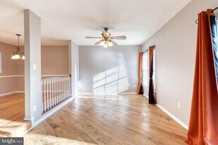 684 Lions Gate Ln in Odenton, MD - Building Photo