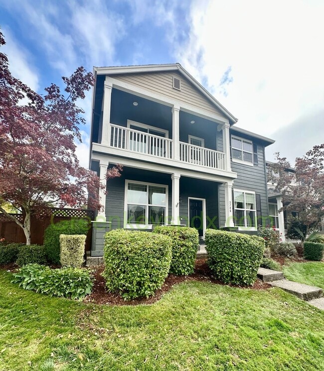 property at 3706 SE Oakleaf St