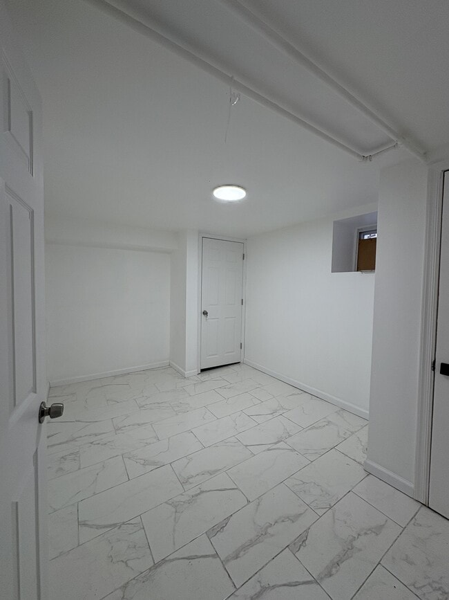 6062 N Camac St in Philadelphia, PA - Building Photo - Building Photo