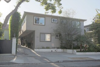 920 N Sweetzer Ave in West Hollywood, CA - Building Photo - Primary Photo