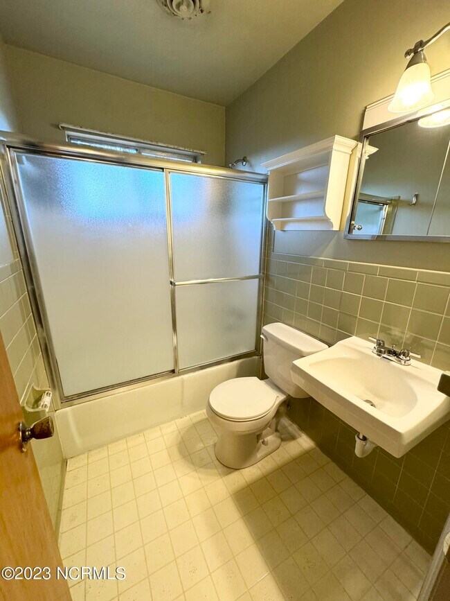 1108 Weeks St-Unit -D in Elizabeth City, NC - Building Photo - Building Photo