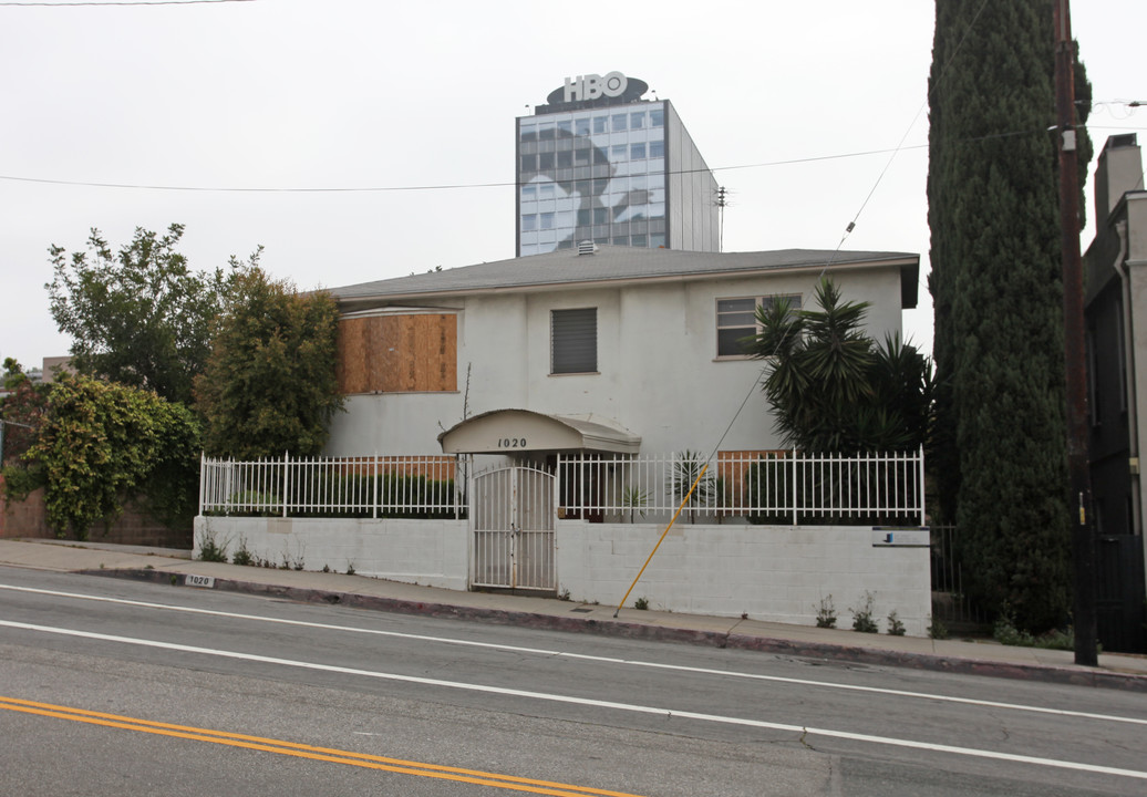 1018 N Doheny Dr in West Hollywood, CA - Building Photo