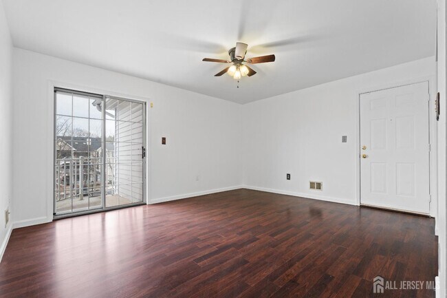 12 Kingston Run in North Brunswick, NJ - Building Photo - Building Photo