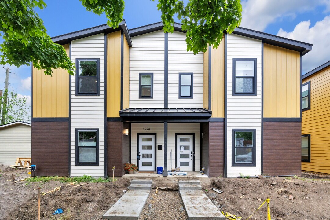 1234 E 10th St, Unit 1234 in Indianapolis, IN - Building Photo