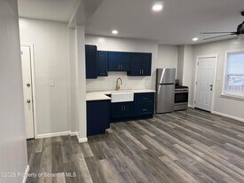 539 E Pine St in Olyphant, PA - Building Photo