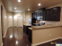 1005 Tripp Ln in New Braunfels, TX - Foto de edificio - Building Photo