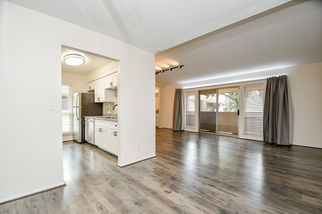 property at 1915 Augusta Dr