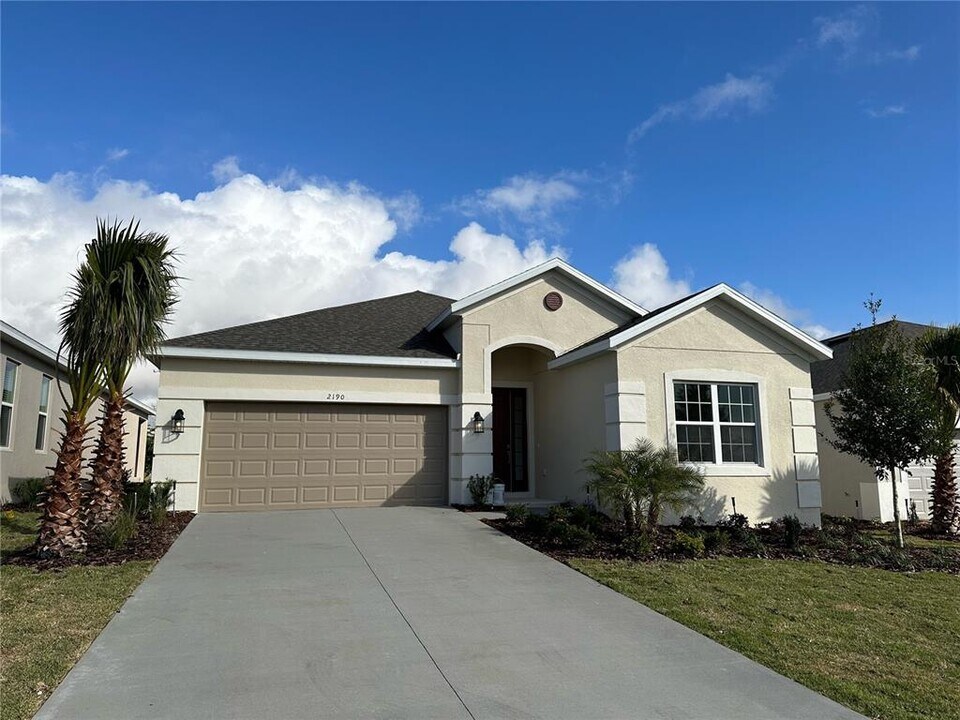 2190 Ridge Pointe Ln in Minneola, FL - Building Photo
