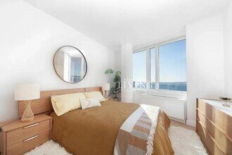 1 Ocean Dr in Brooklyn, NY - Building Photo - Building Photo