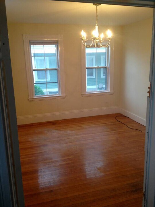 14 Massachusetts Ave, Unit 2 Bedroom 1 bath Apt in Lexington, MA - Building Photo