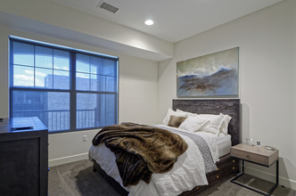 24 N Main in West Hartford, CT - Foto de edificio - Building Photo