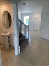 20588 NE 5th Pl in Miami, FL - Building Photo - Building Photo