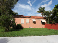 2005 Jackson St in Hollywood, FL - Foto de edificio - Building Photo