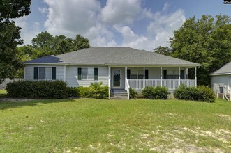 1700 Pisgah Church Rd in Lexington, SC - Foto de edificio - Building Photo