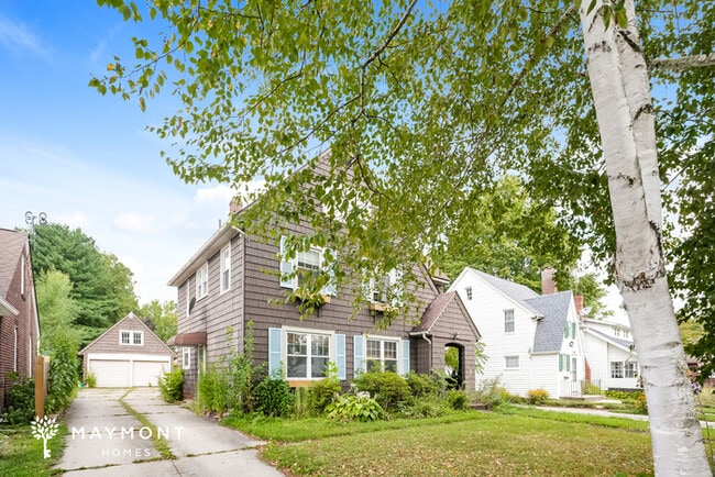 238 Oakgrove St in Ravenna, OH - Building Photo - Building Photo