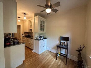 312 Main St in White Plains, NY - Building Photo - Building Photo