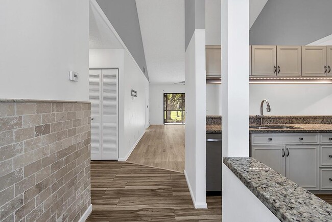 416 Buttonwood Pl in Boca Raton, FL - Building Photo - Building Photo