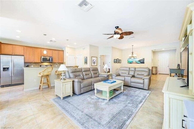 28011 Pisces Ln in Bonita Springs, FL - Foto de edificio - Building Photo