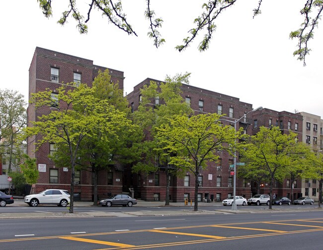 2781-2791 Grand Concourse in Bronx, NY - Foto de edificio - Building Photo