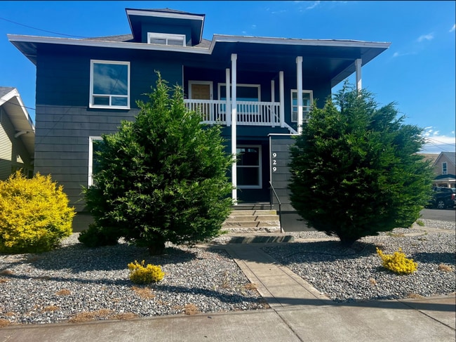 property at 929 SE Court Pl