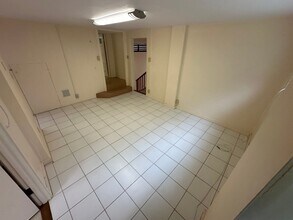 3717 Manini Way in Honolulu, HI - Building Photo - Building Photo